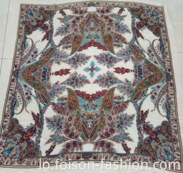 ຜ້າພັນຄໍຊຸດຜ້າແພຮຽບຮ້ອຍແບບໃຫມ່ New Style Polyester Print Scarf Silk Square Scarf Colorful2